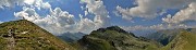 55 Da Cima di Lemma (2348 m)  il Pizzo Scala (2427 m)  e verso le Alpi 